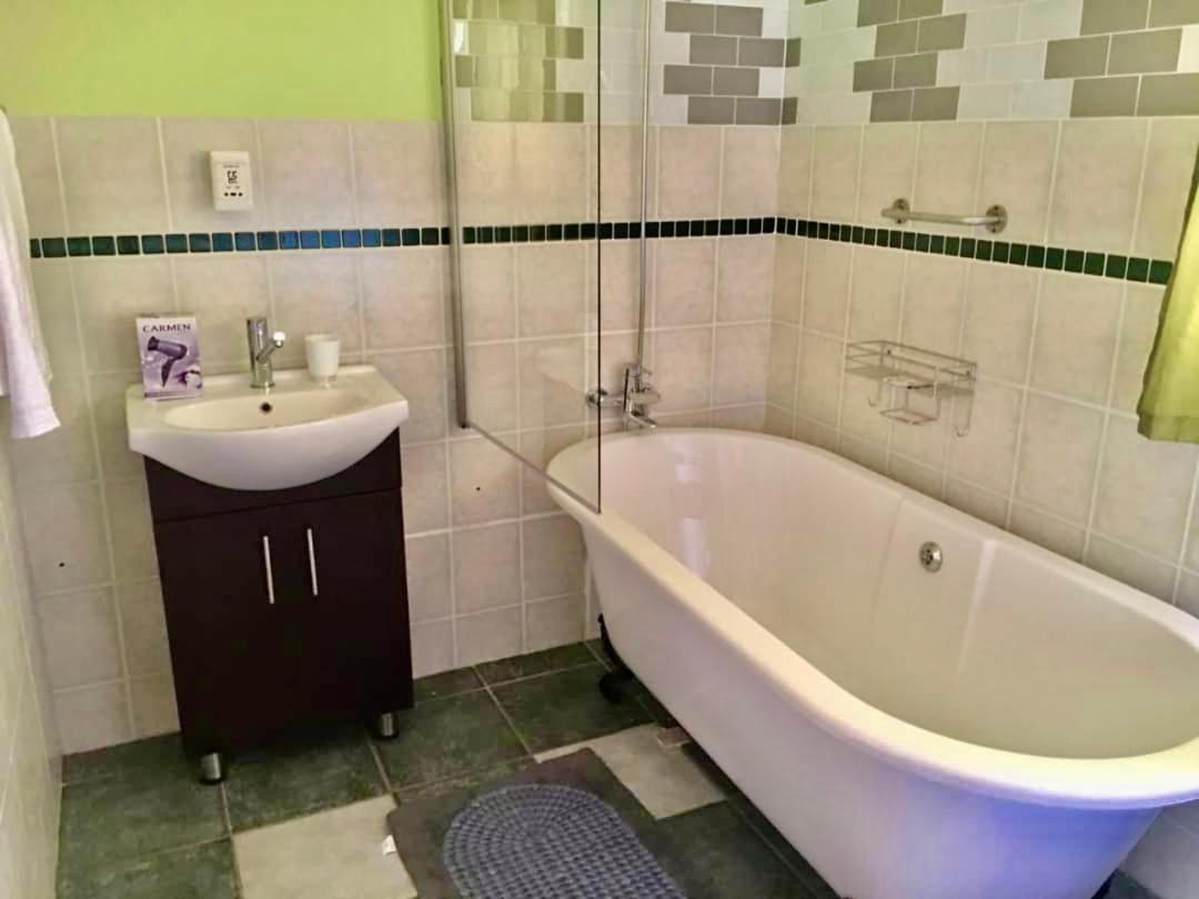 Beautiful Apartment In Century City 케이프타운 외부 사진